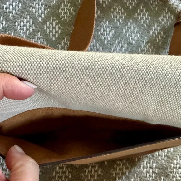 Coach Tan and Cream Crossbody Bag - Picture 4 of 13